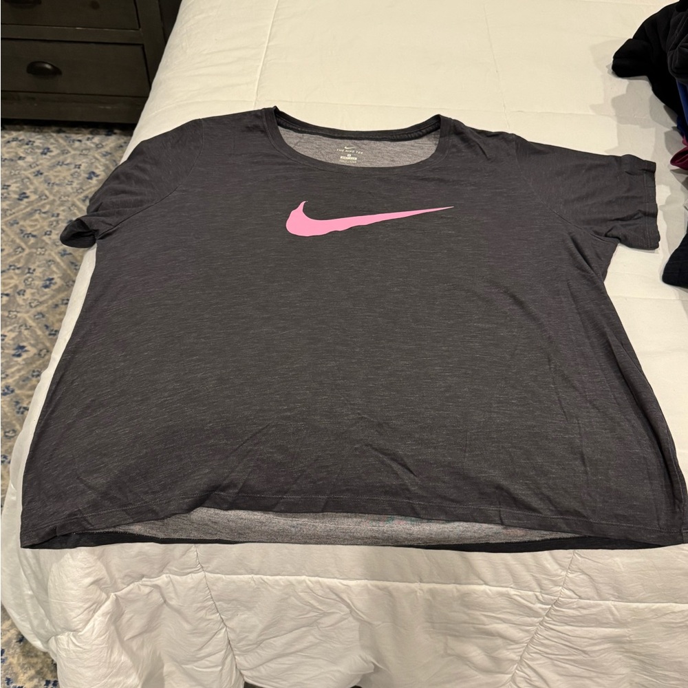 Set of 3 Nike Women's Dri-Fit Tees in Dark Gray, Mint and Teal